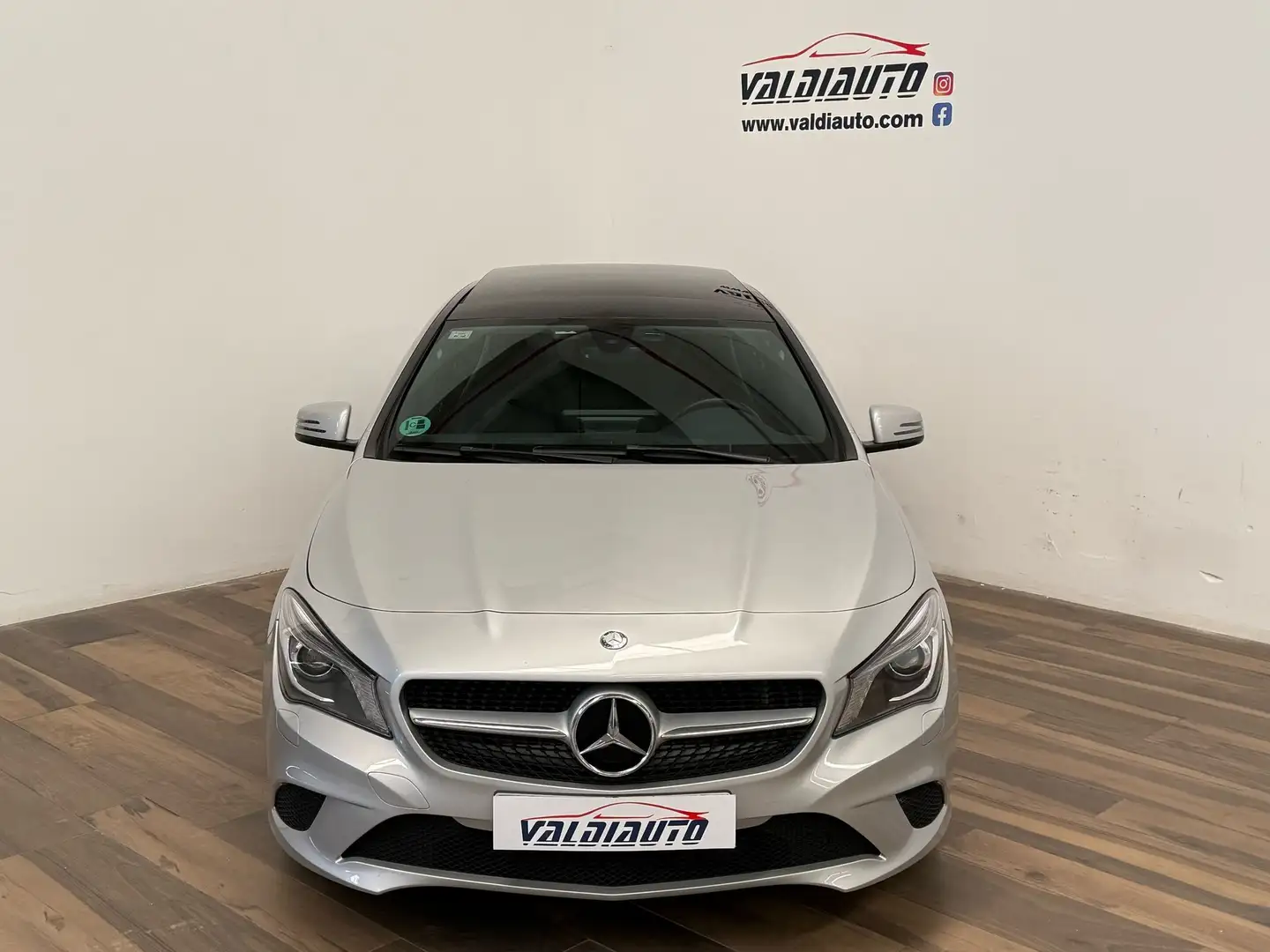 Mercedes-Benz CLA 220 Shooting Brake 220d Urban 7G-DCT Grijs - 2