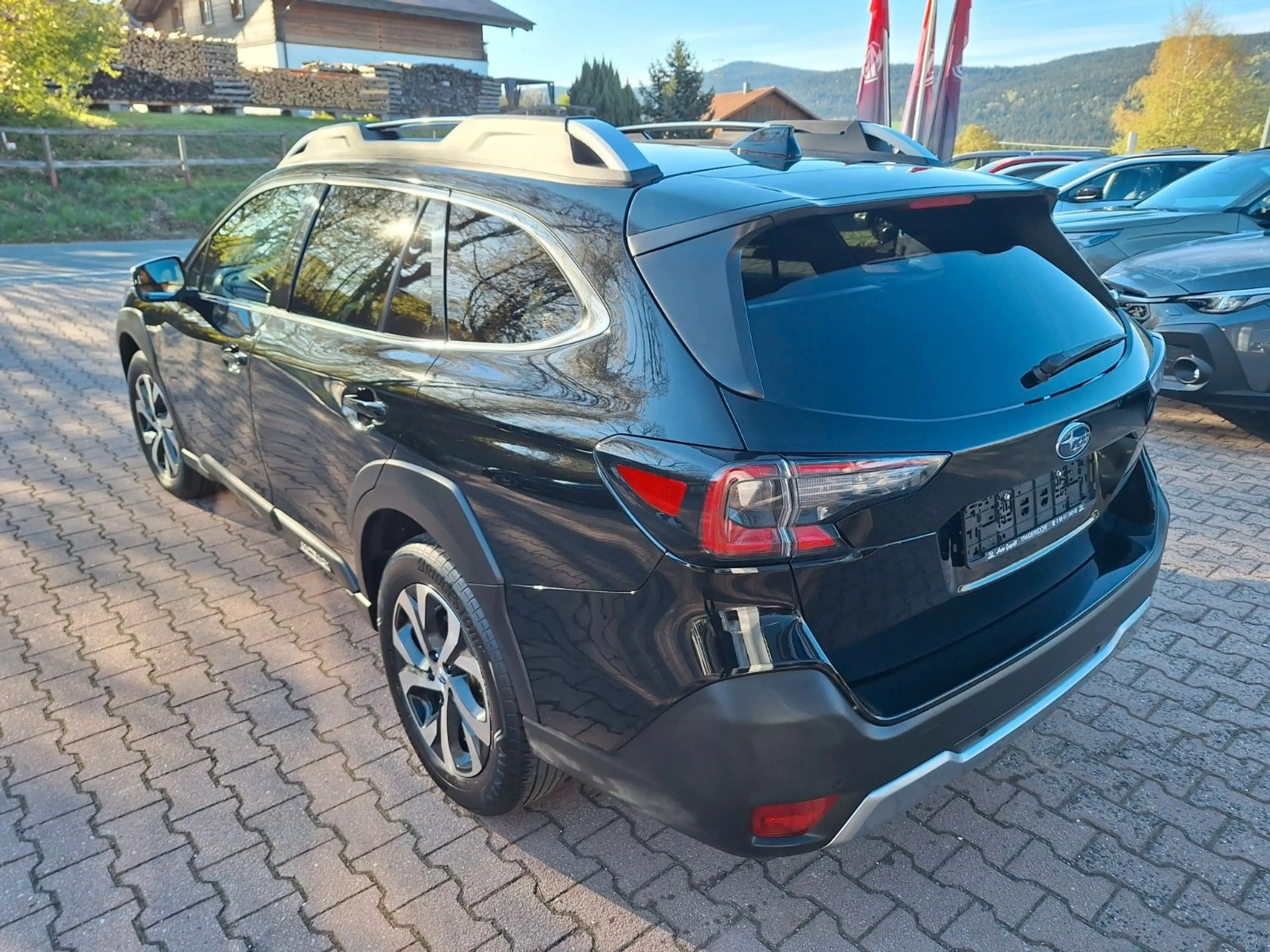 Subaru OUTBACK 2.5i Platinum Lineartronic — photo 2