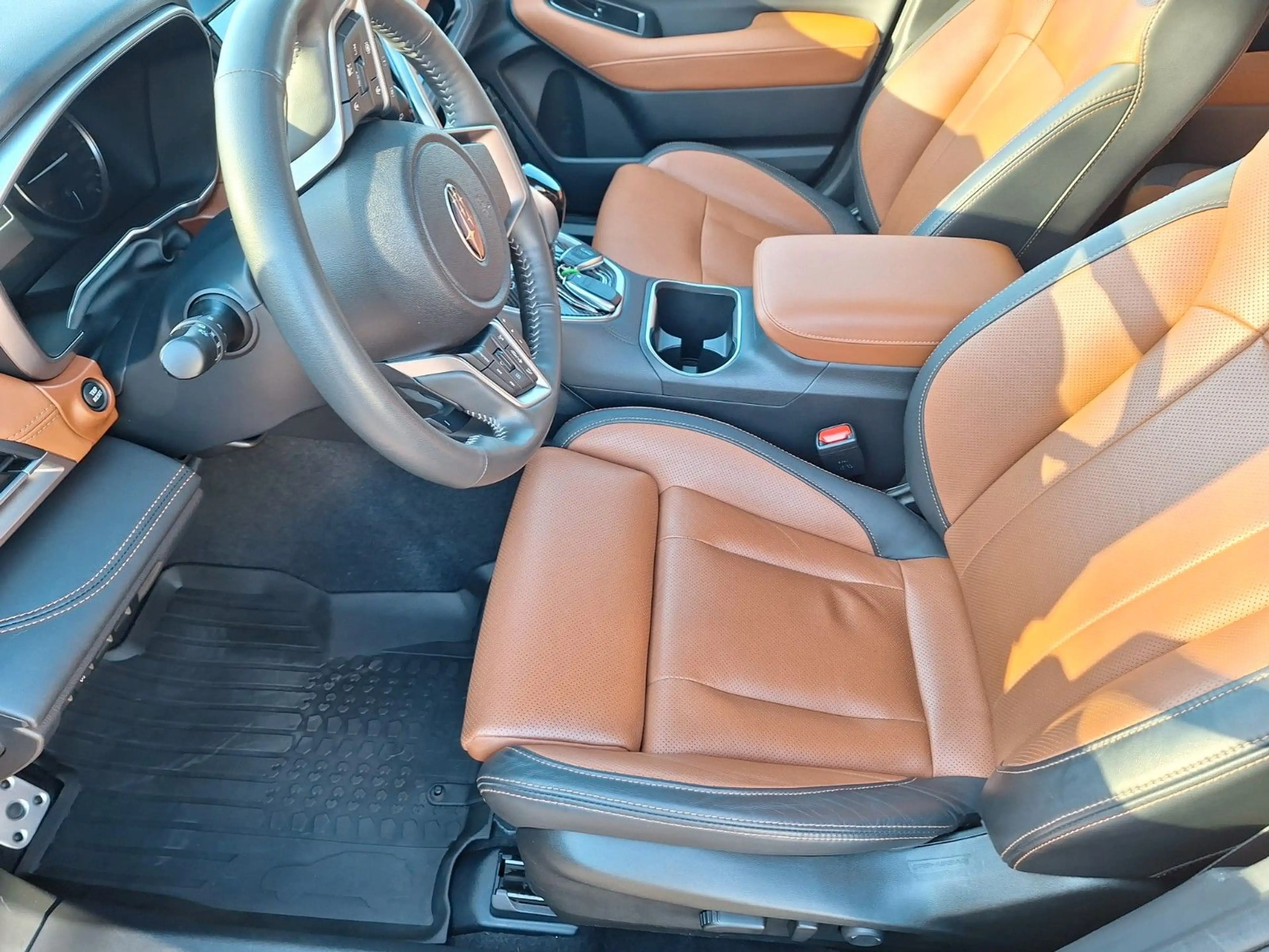Subaru OUTBACK 2.5i Platinum Lineartronic — photo 3
