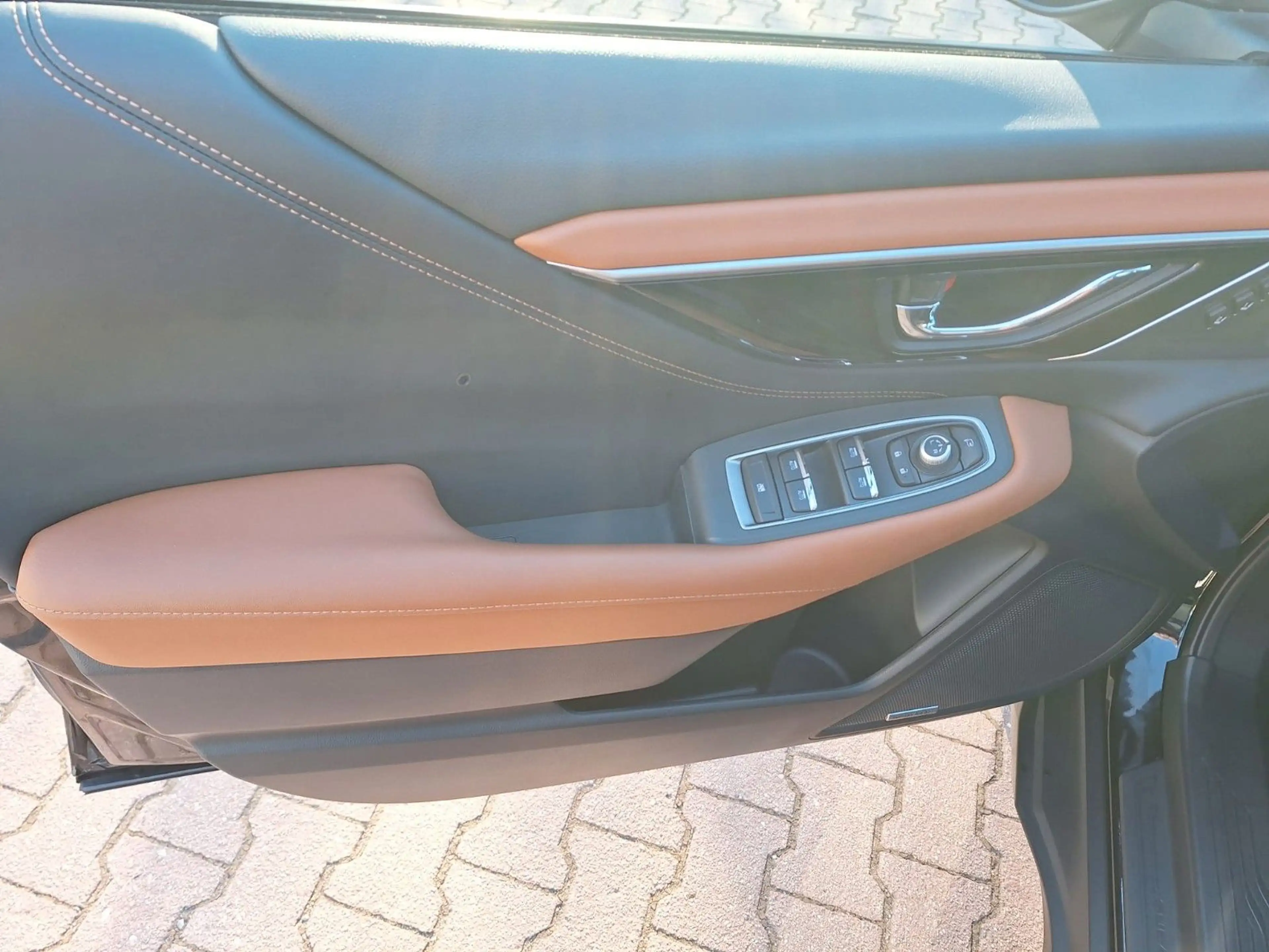 Subaru OUTBACK 2.5i Platinum Lineartronic — photo 10