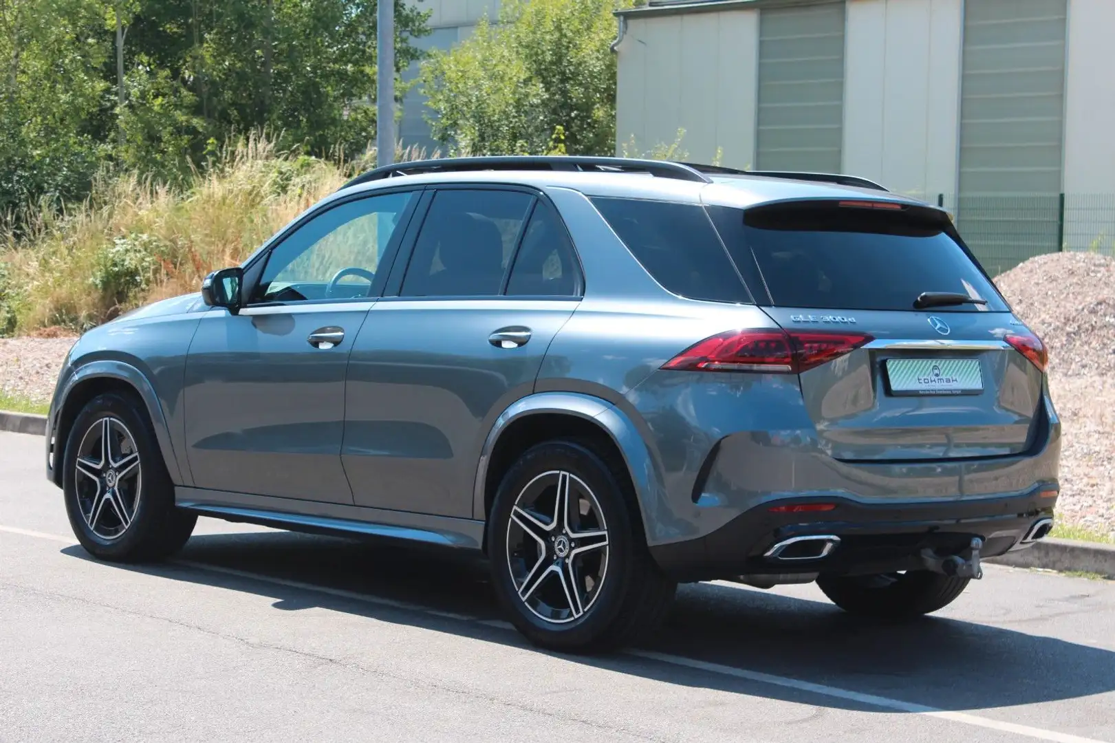 Mercedes-Benz GLE 300 d 4Matic AMG Pano AHK 20" Widesc. Night Gris - 2
