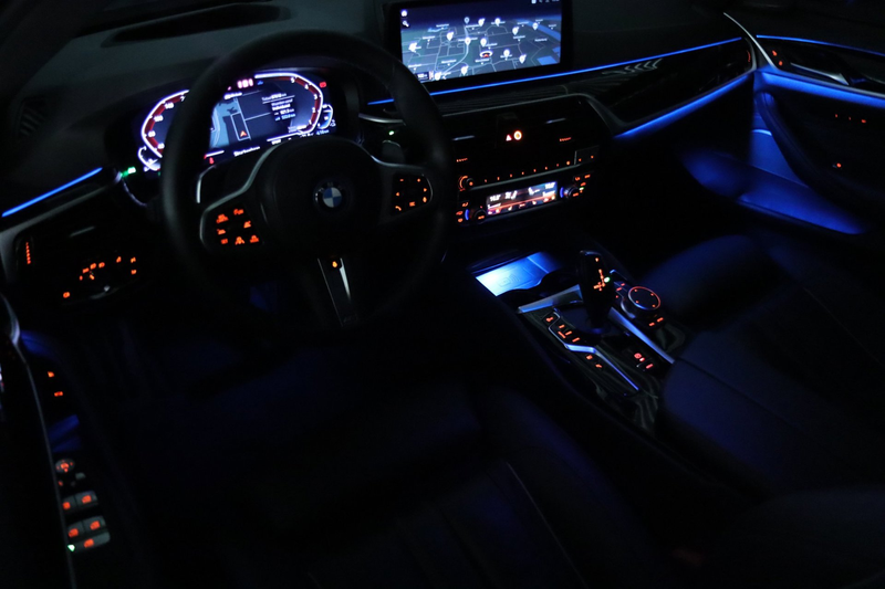 BMW 545 5-serie 545e xDrive M Sport / 50 Jahre / PANO / HK — photo 36