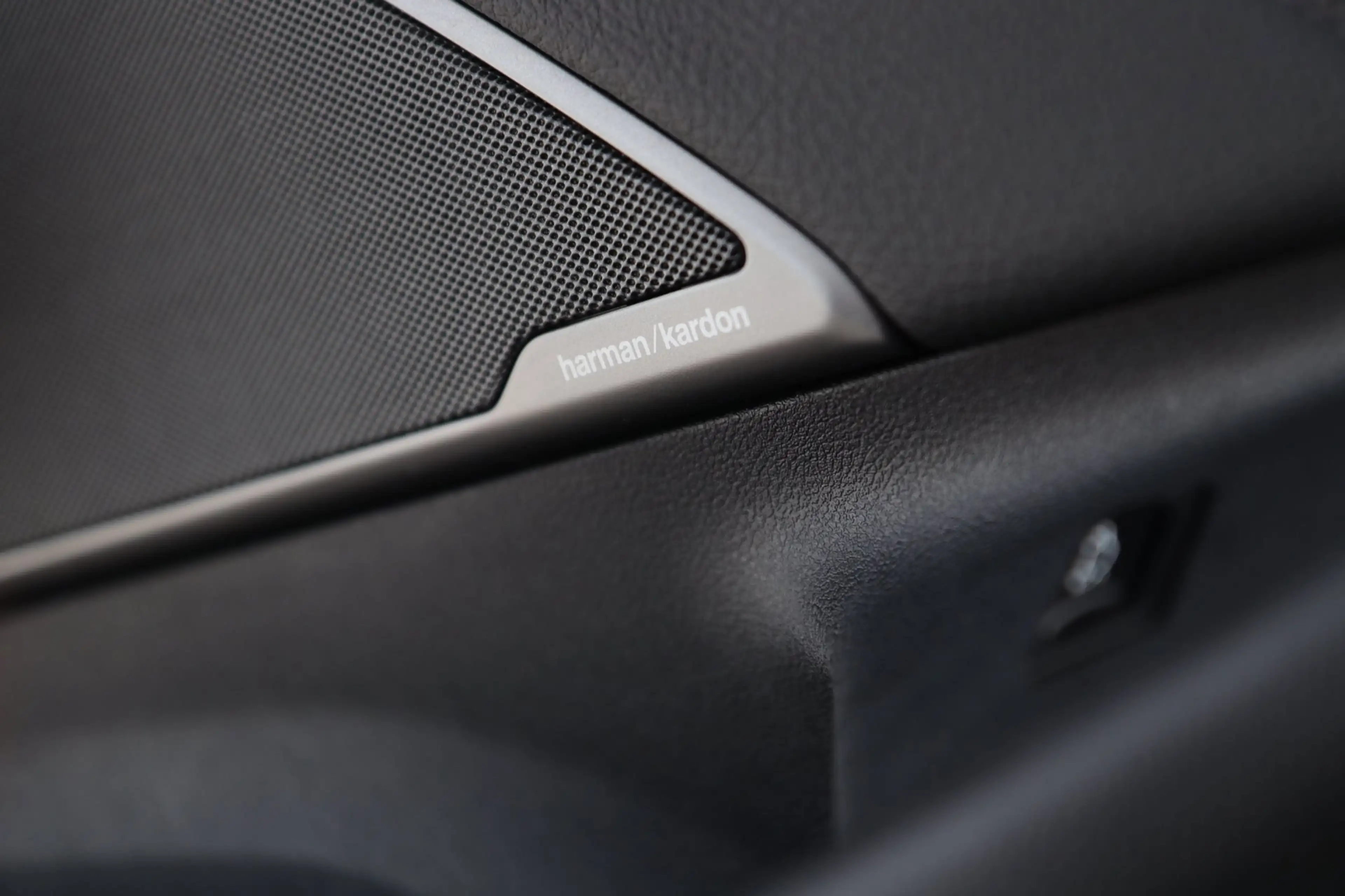 BMW 545 5-serie 545e xDrive M Sport / 50 Jahre / PANO / HK — photo 13