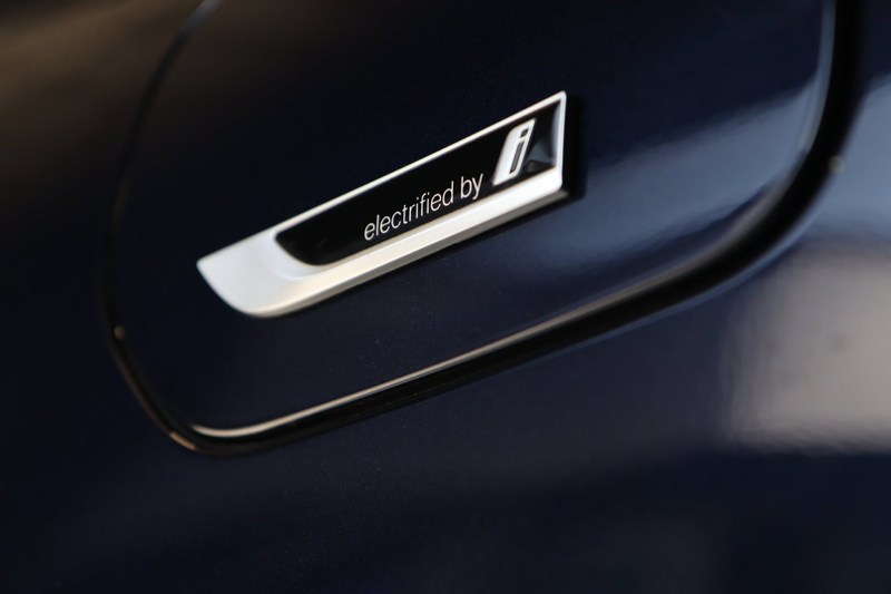 BMW 545 5-serie 545e xDrive M Sport / 50 Jahre / PANO / HK — photo 30