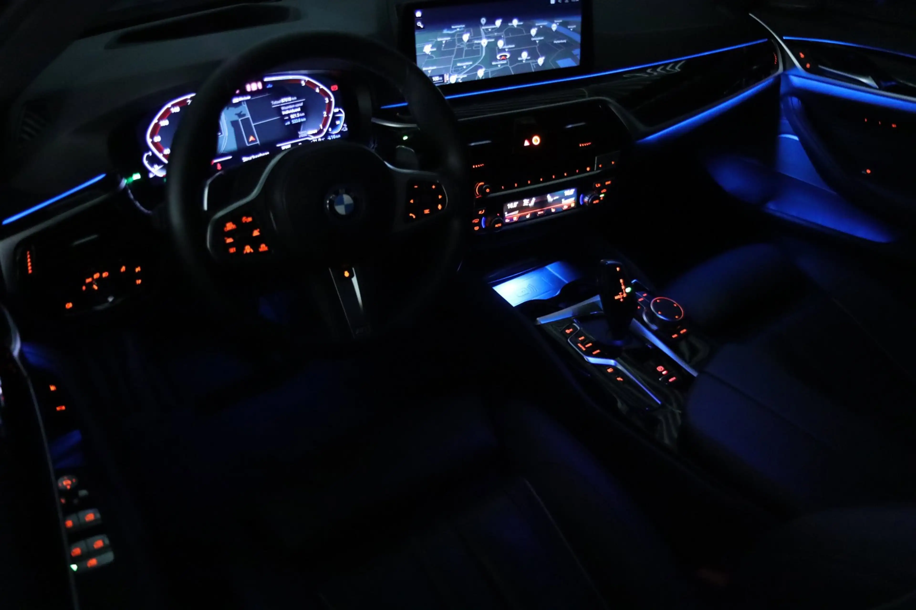 BMW 545 5-serie 545e xDrive M Sport / 50 Jahre / PANO / HK — photo 37