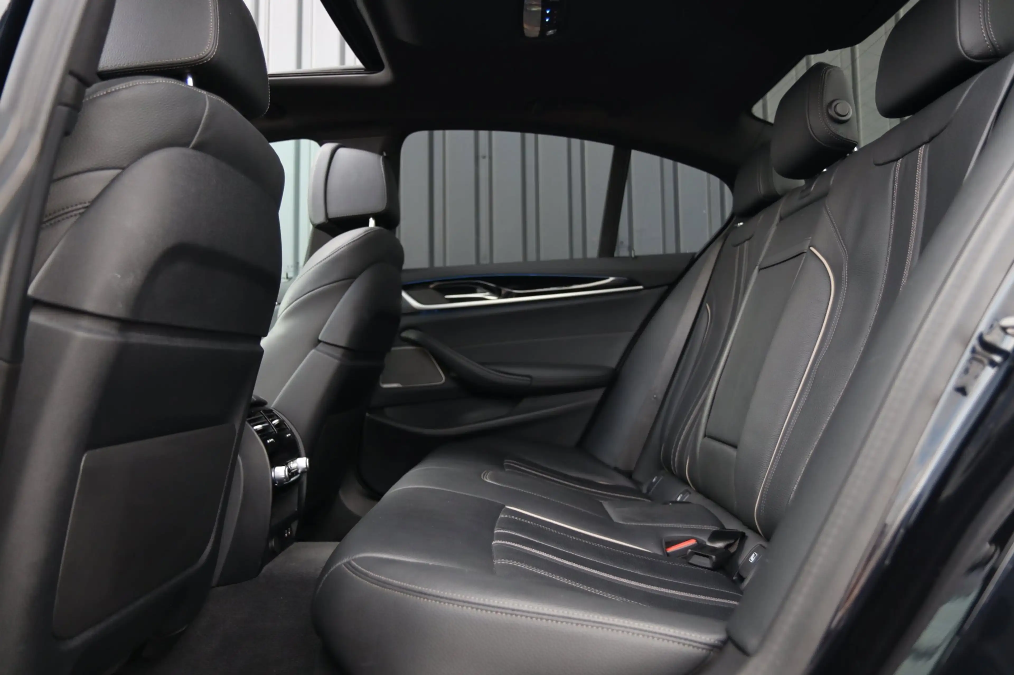 BMW 545 5-serie 545e xDrive M Sport / 50 Jahre / PANO / HK — photo 27