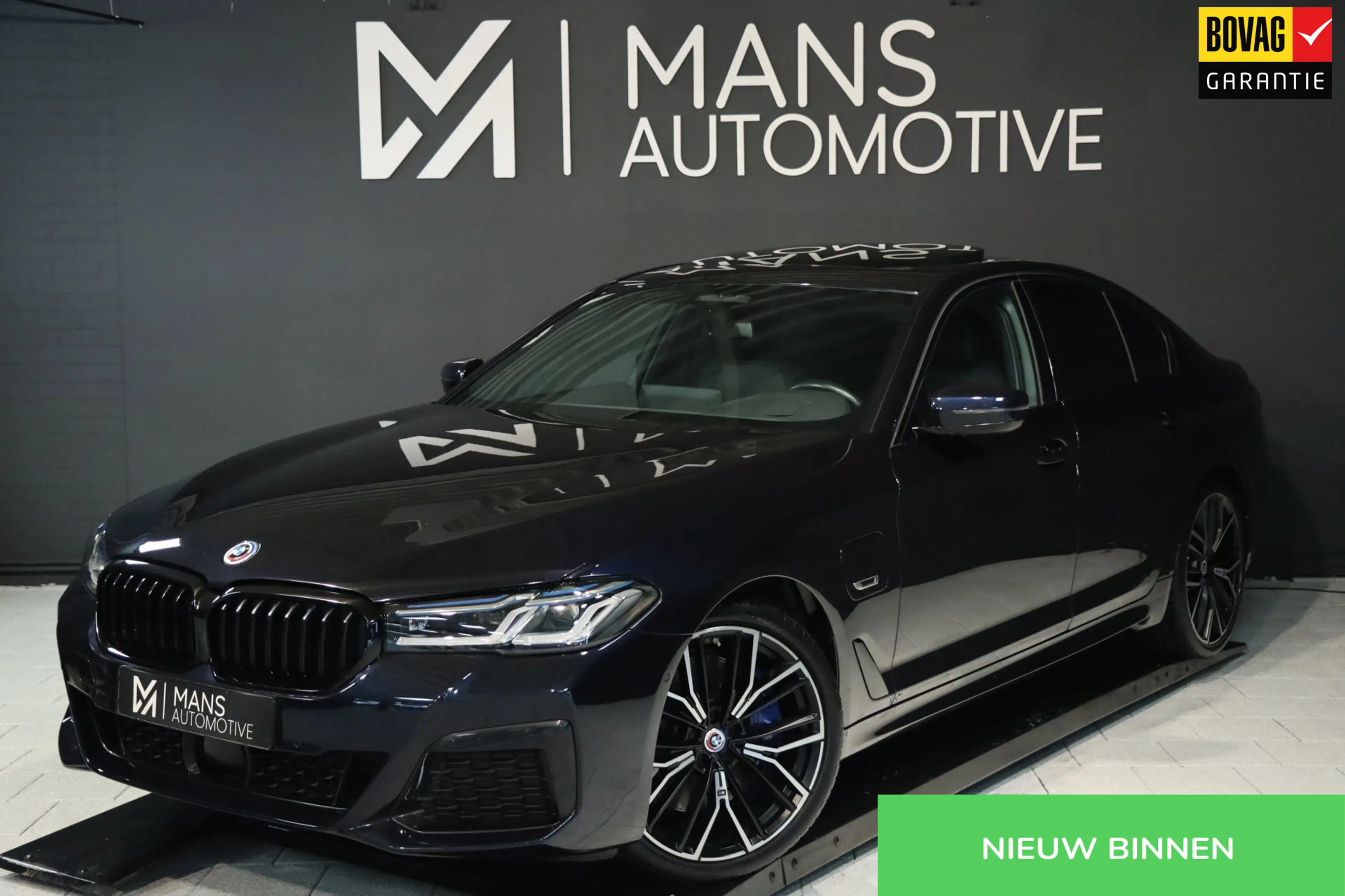 BMW 545 5-serie 545e xDrive M Sport / 50 Jahre / PANO / HK