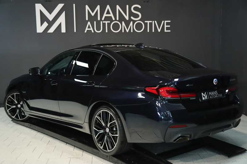 BMW 545 5-serie 545e xDrive M Sport / 50 Jahre / PANO / HK — photo 4