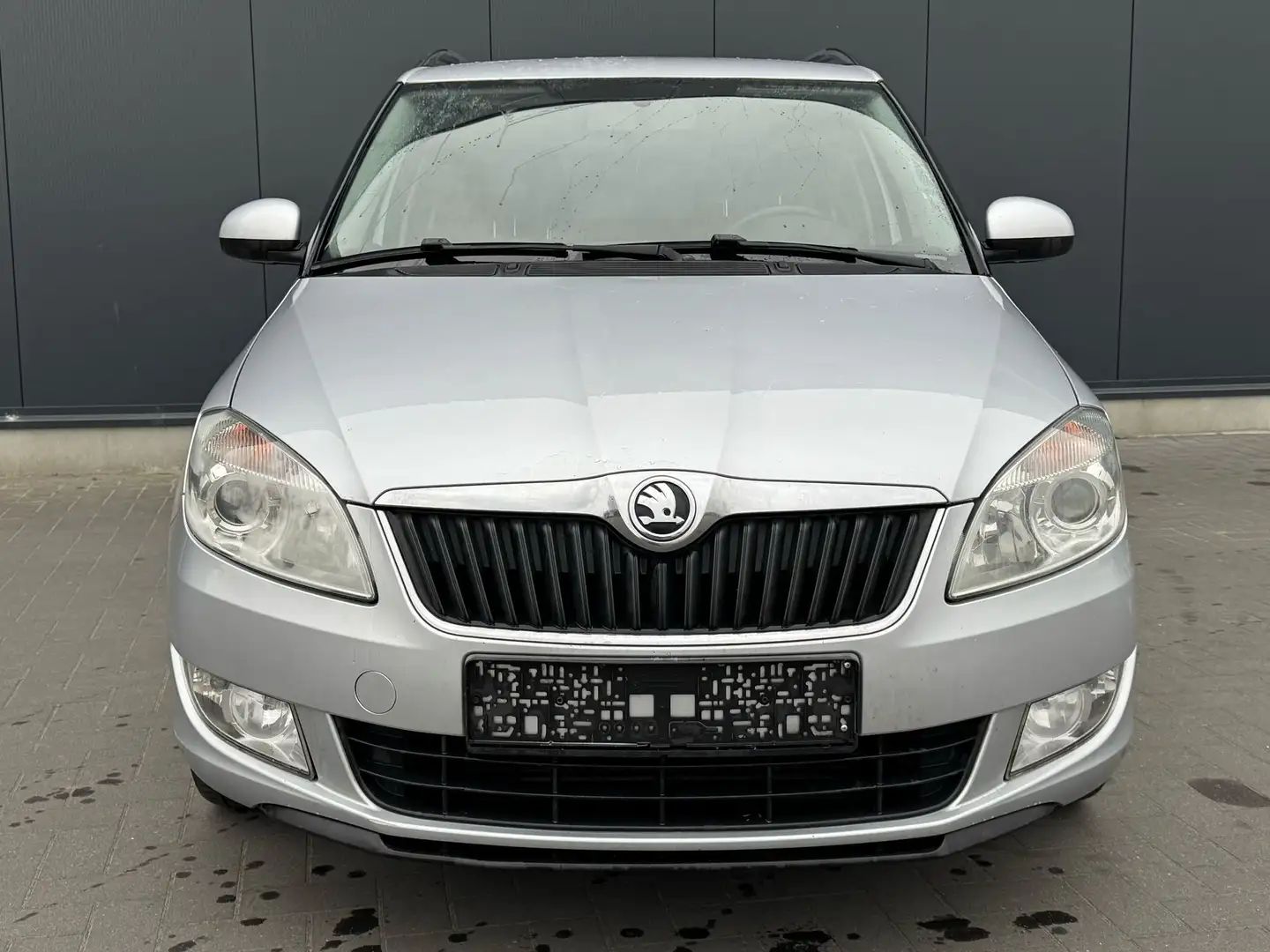 Skoda Fabia SW 1.6 TDi CLIM / MARCHAND OU EXPORT Grijs - 2