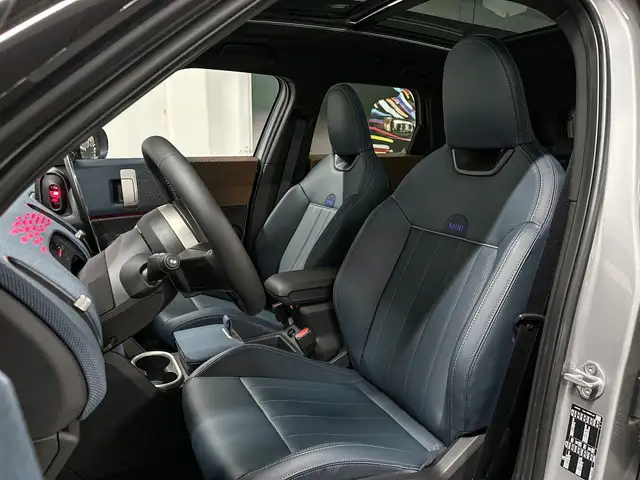 Mini Countryman view 9