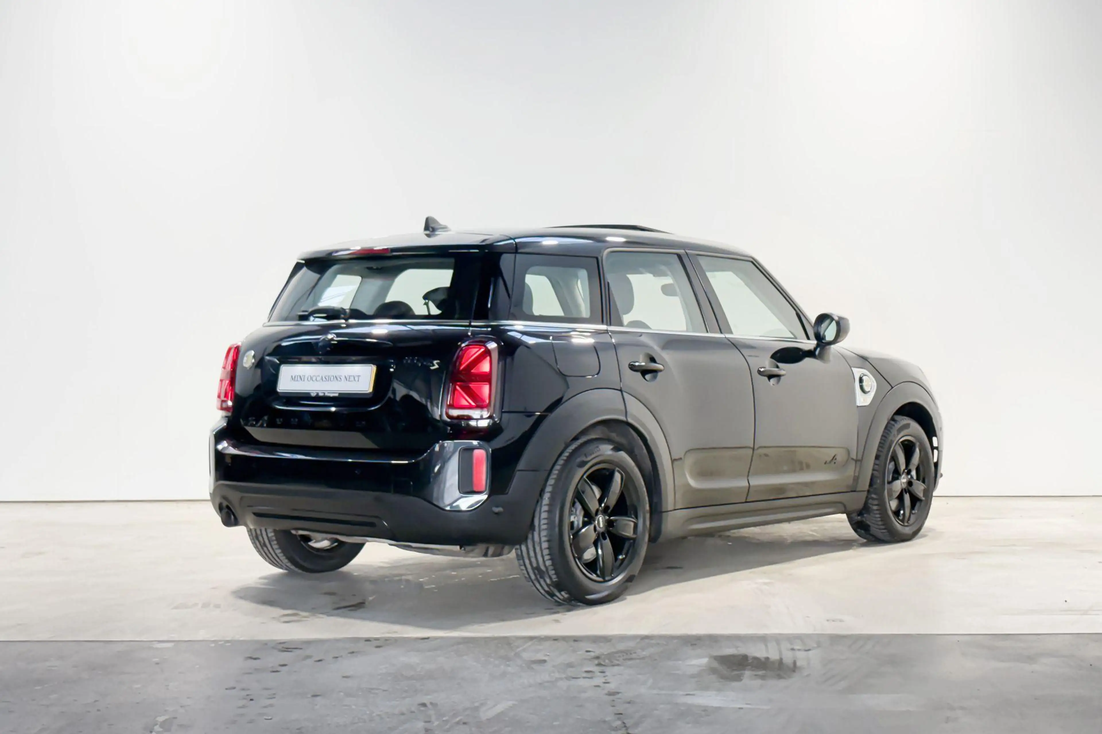 MINI Cooper SE Countryman ALL4 Essence — photo 6