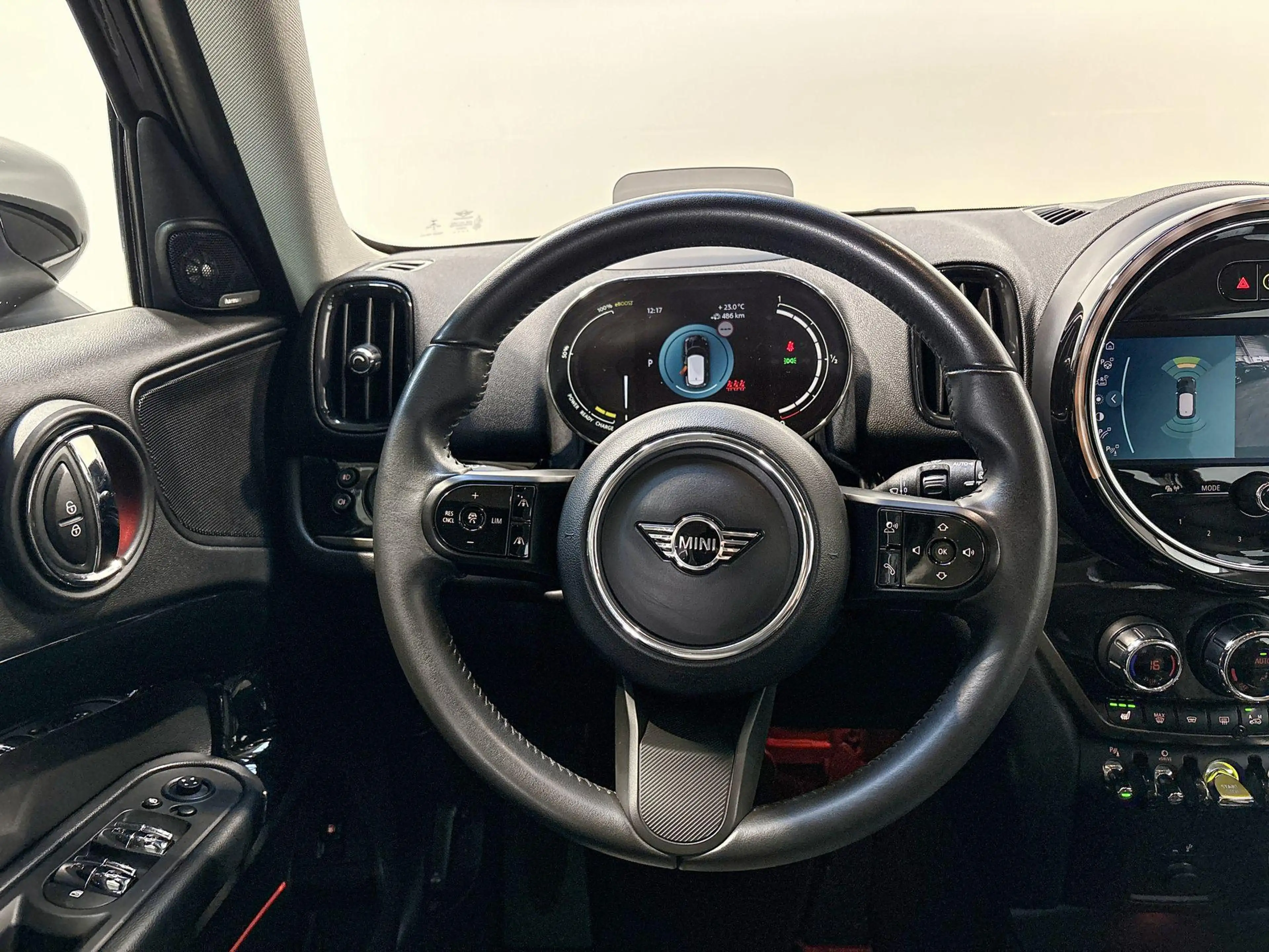MINI Cooper SE Countryman ALL4 Essence — photo 12