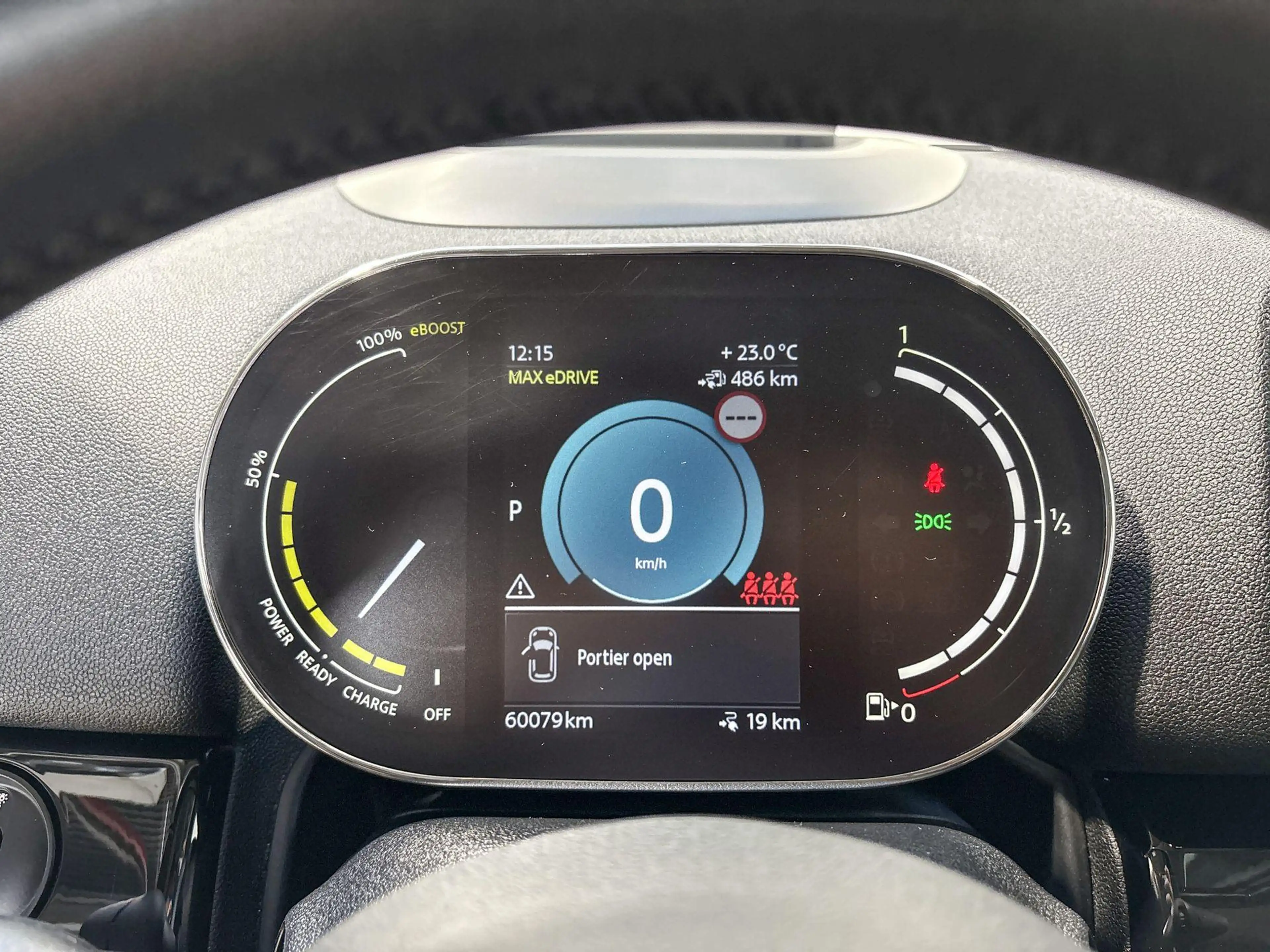 MINI Cooper SE Countryman ALL4 Essence — photo 13