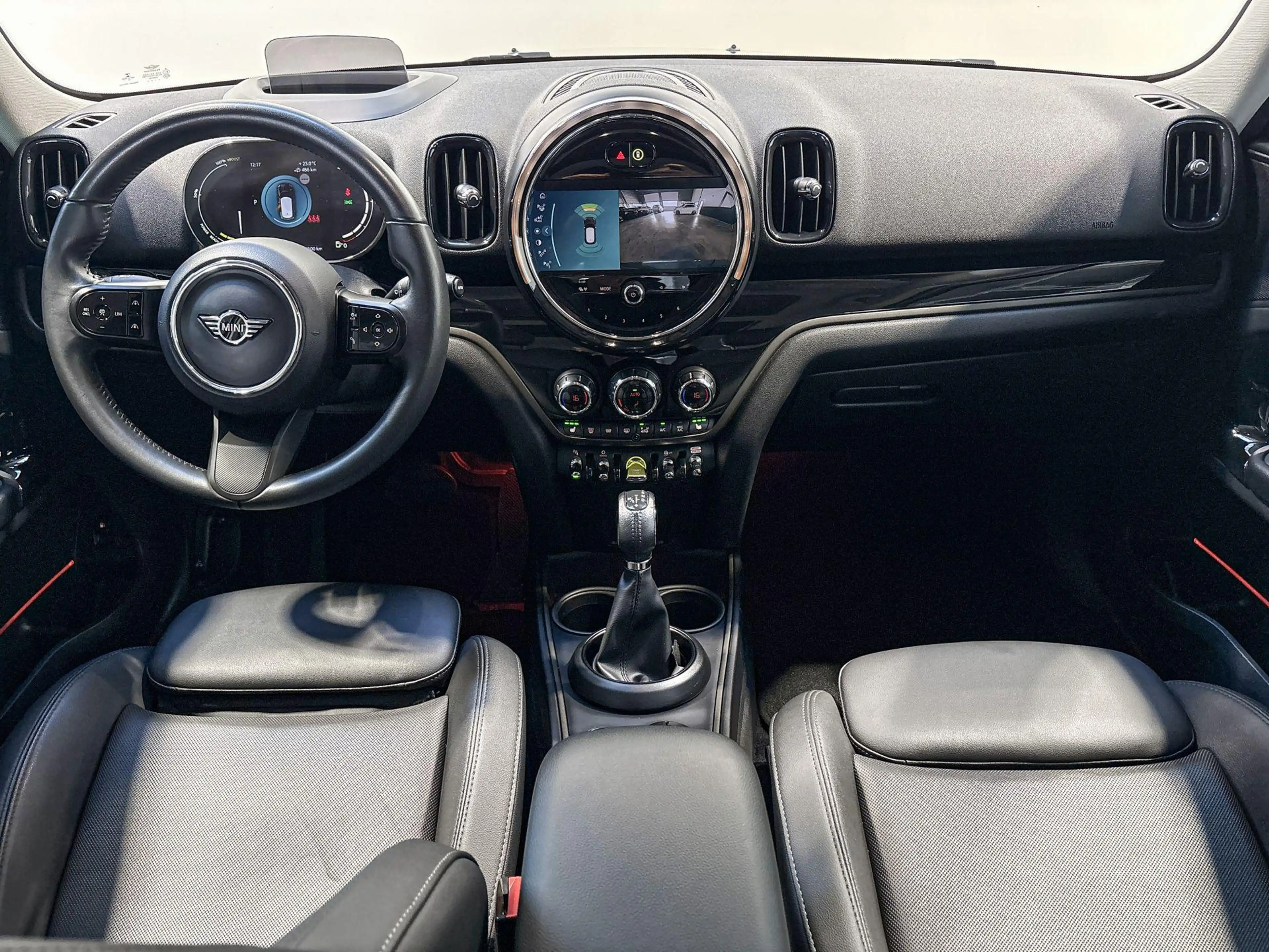 MINI Cooper SE Countryman ALL4 Essence — photo 11