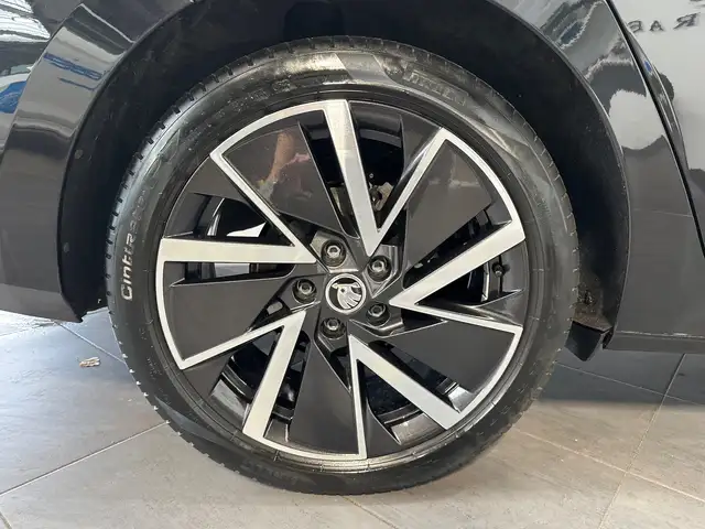 Skoda Octavia view 3