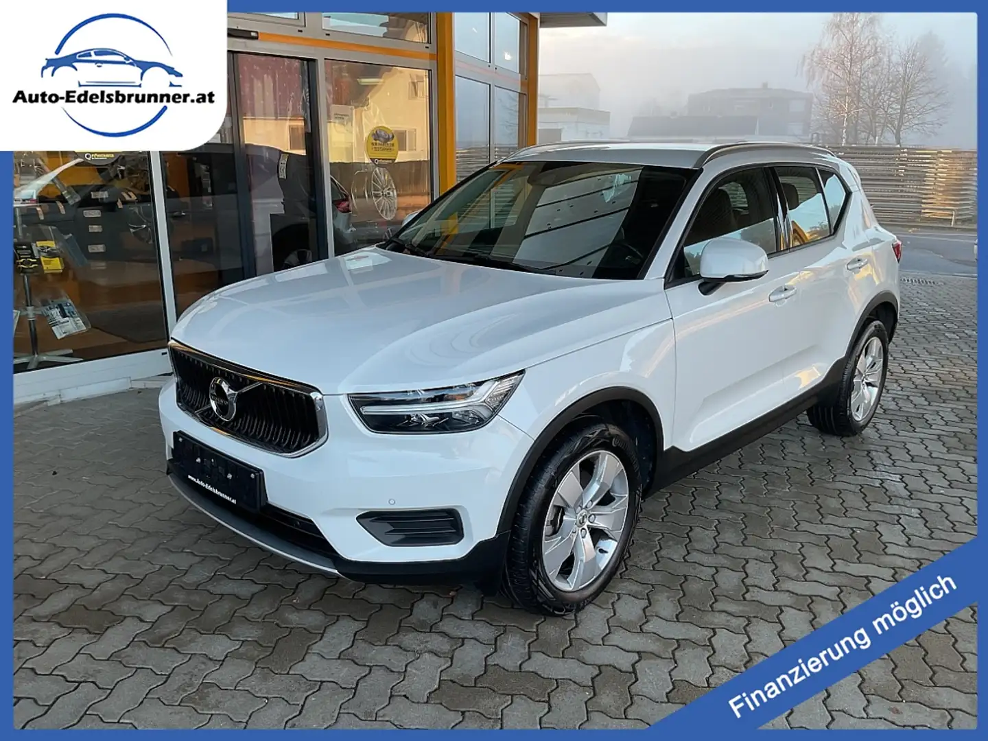 Volvo XC40 D3 Momentum AWD Weiß - 1