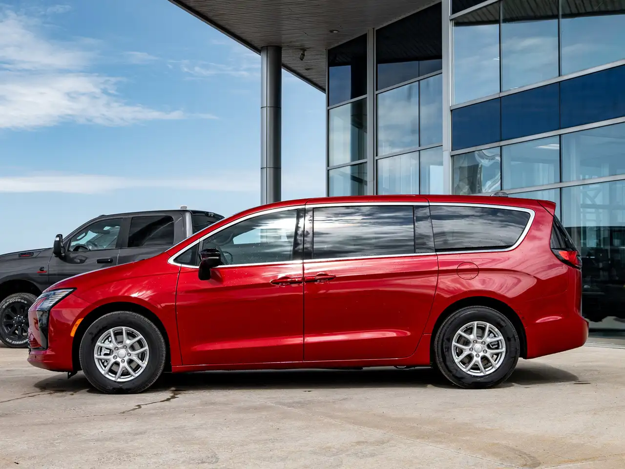 Chrysler Pacifica photo Chrysler Pacifica