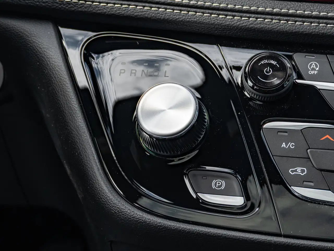 Chrysler Pacifica photo Chrysler Pacifica