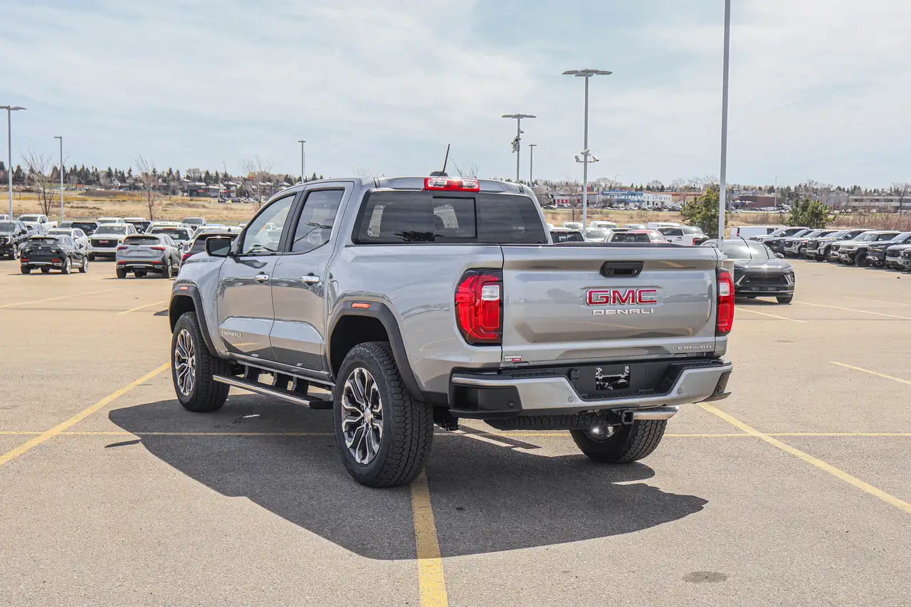 GMC Canyon снимка GMC Canyon