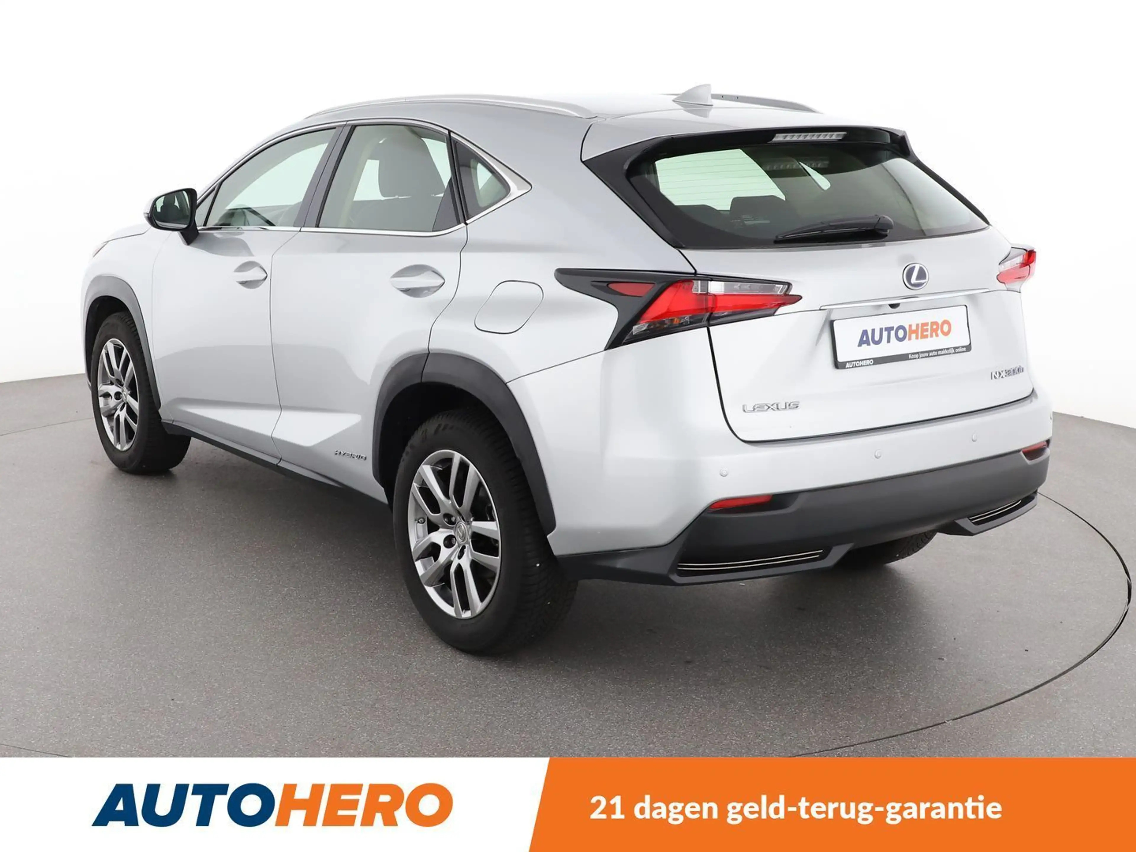 Lexus NX 300h NX 300h E-Four Pack Business — photo 4