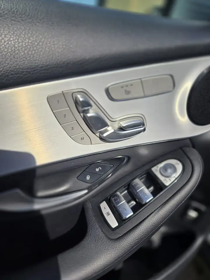 Mercedes-Benz GLC снимка Mercedes-Benz GLC