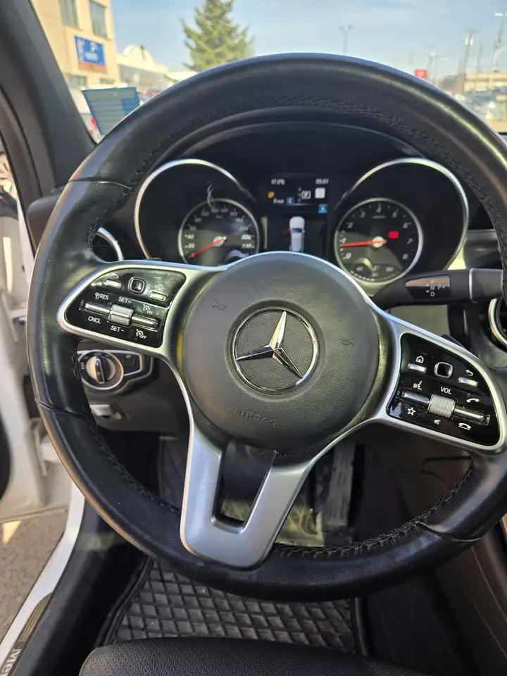 Mercedes-Benz GLC снимка Mercedes-Benz GLC