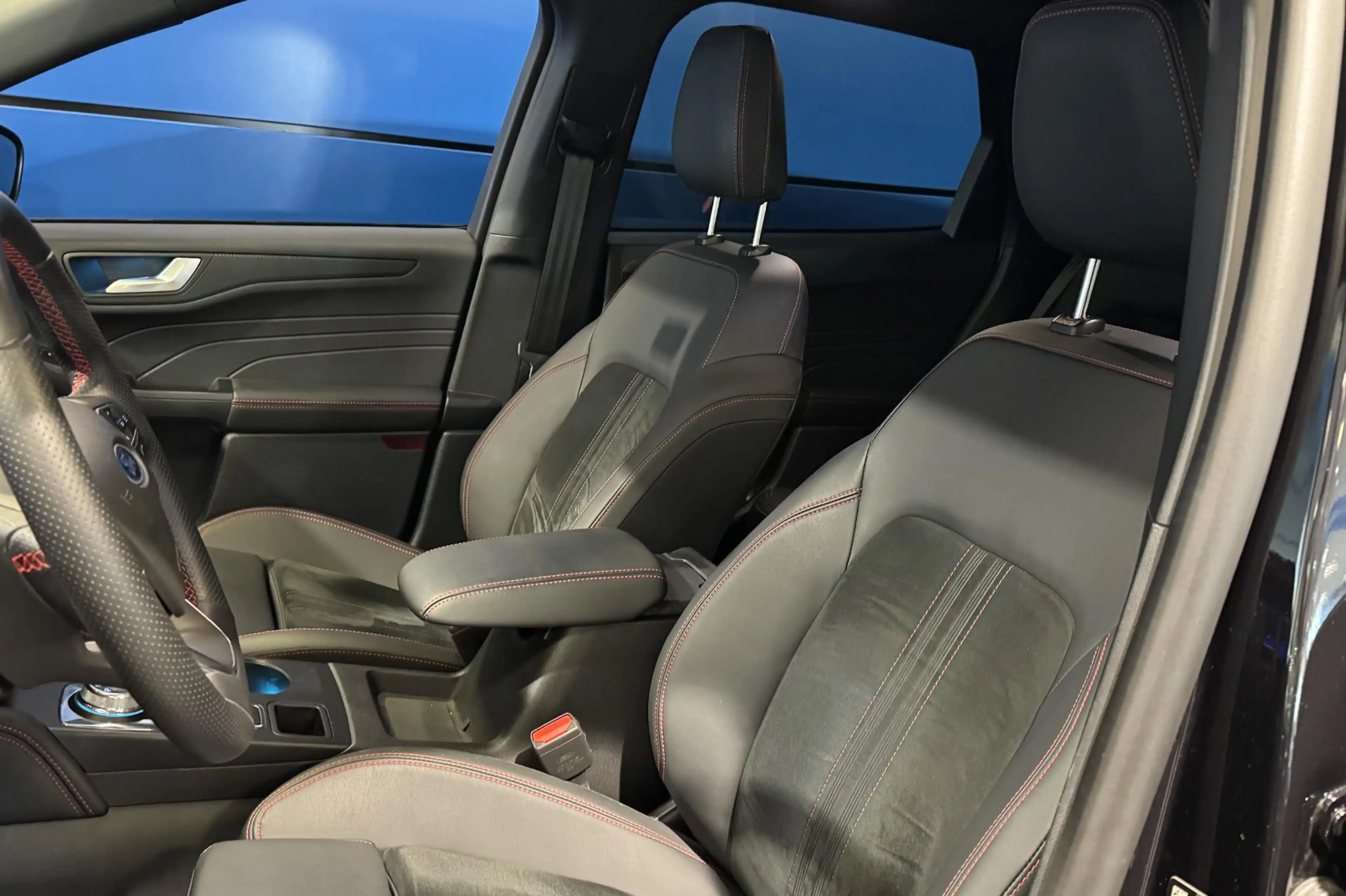 Ford Kuga 2.5 PHEV ST-Line X trekhaak met 2100 kilo trekverm — photo 3