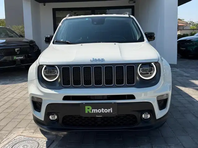Jeep Renegade view 2