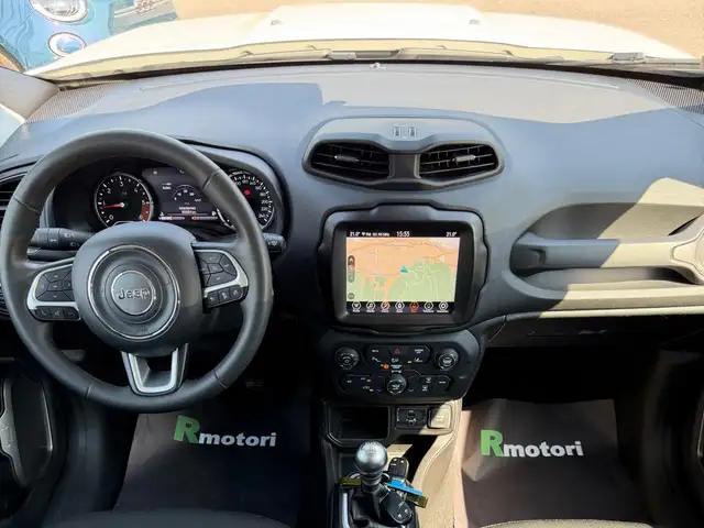 Jeep Renegade view 3