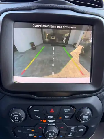 Jeep Renegade view 7