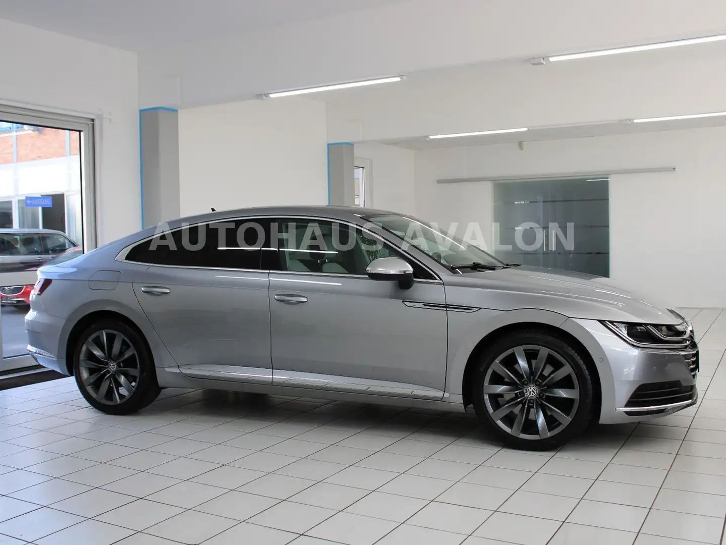 Volkswagen Arteon 4M PANO~LEDER~AHK~DYN®~KAM~ACC~KEYL~19'' Silber - 2