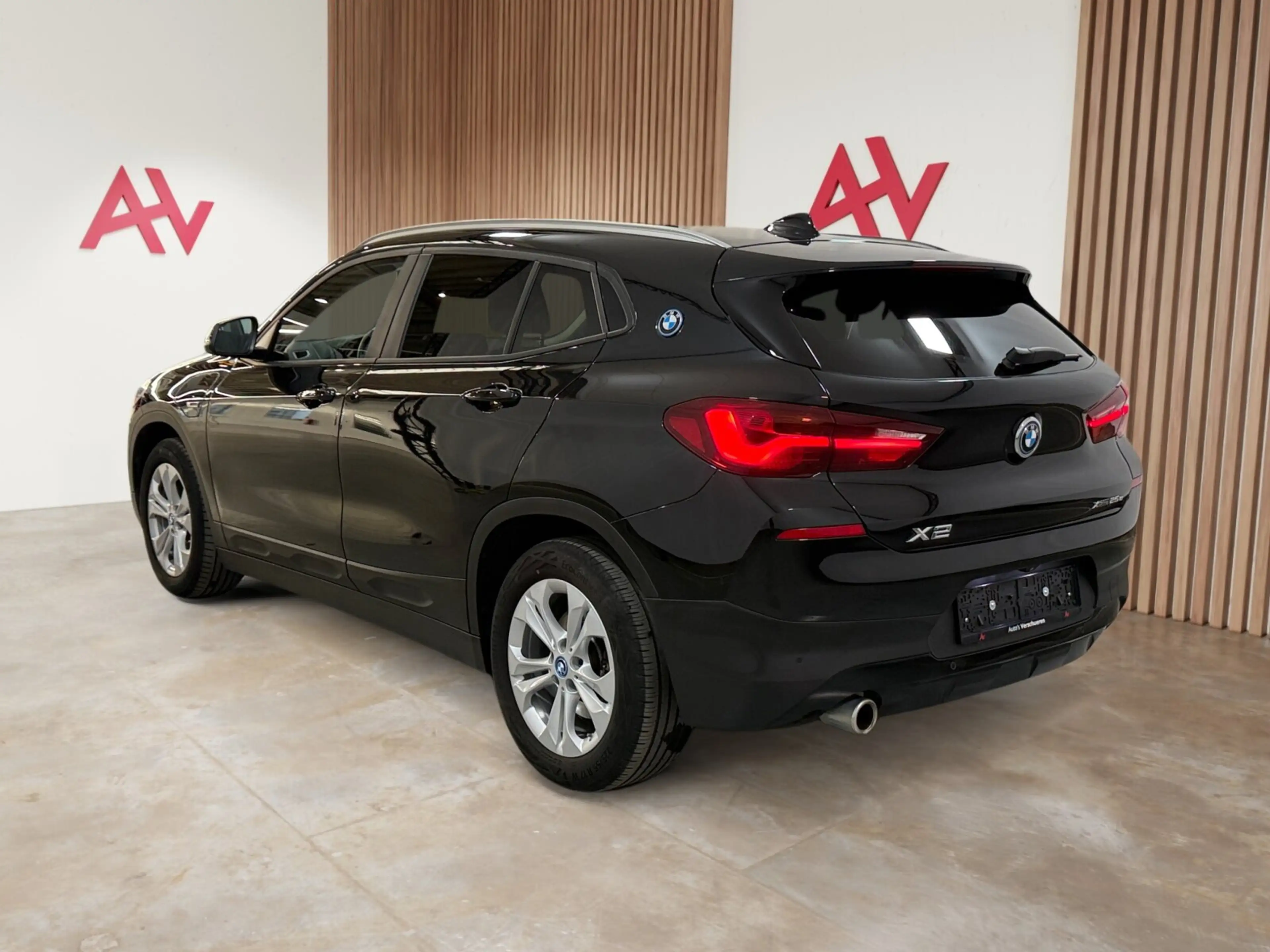 BMW X2 xDrive25e PHEV ** Navi/Carplay | HUD | Camera — photo 9