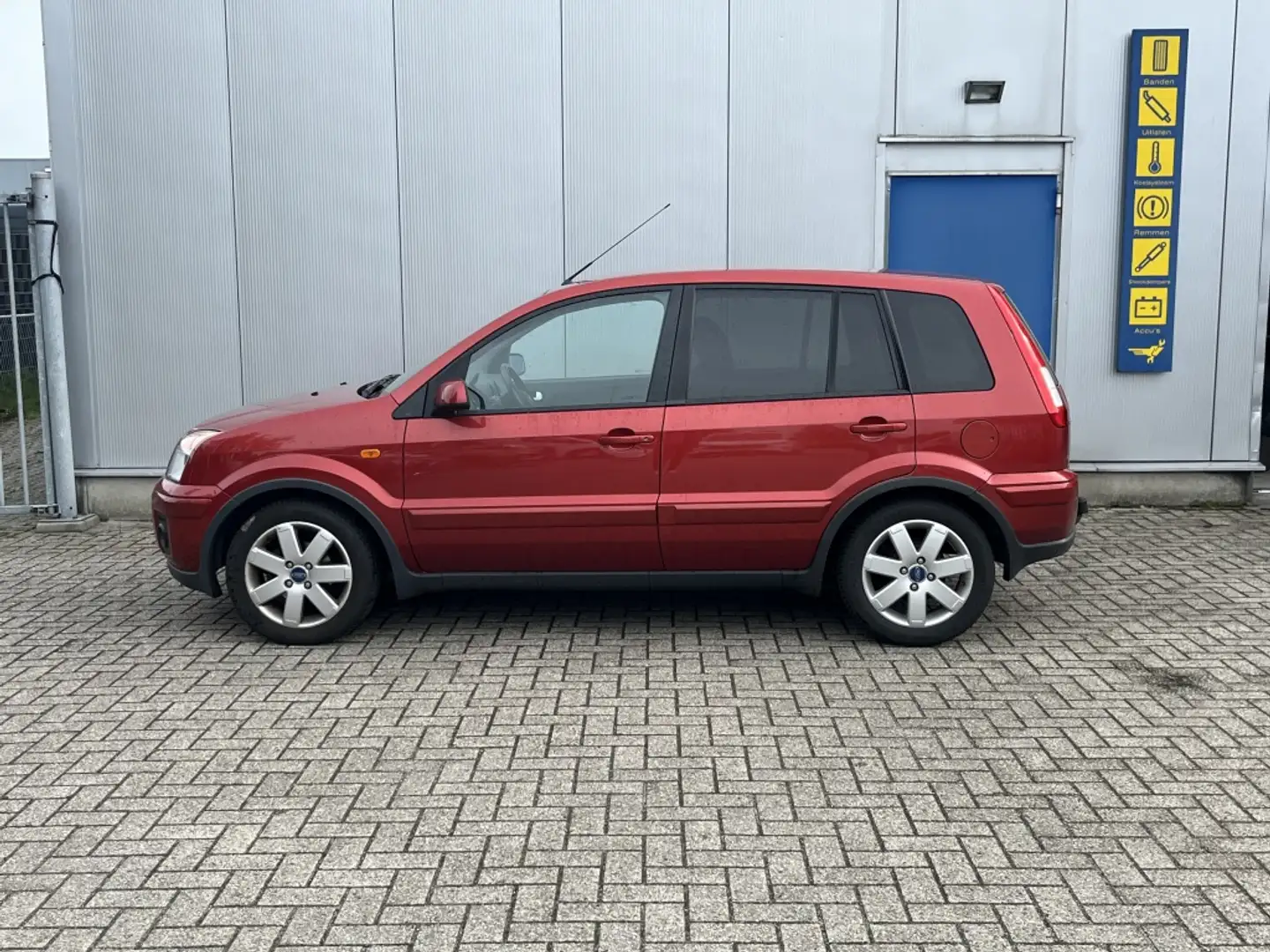 Ford Fusion 1.4-16V Futura Dealer ond APK aug.26 Rouge - 2