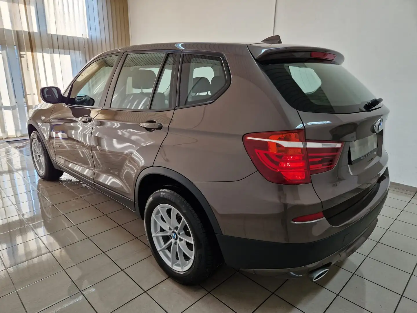 BMW X3 xDrive 20i Automatik Klima PDC GRA AHK Brun - 2