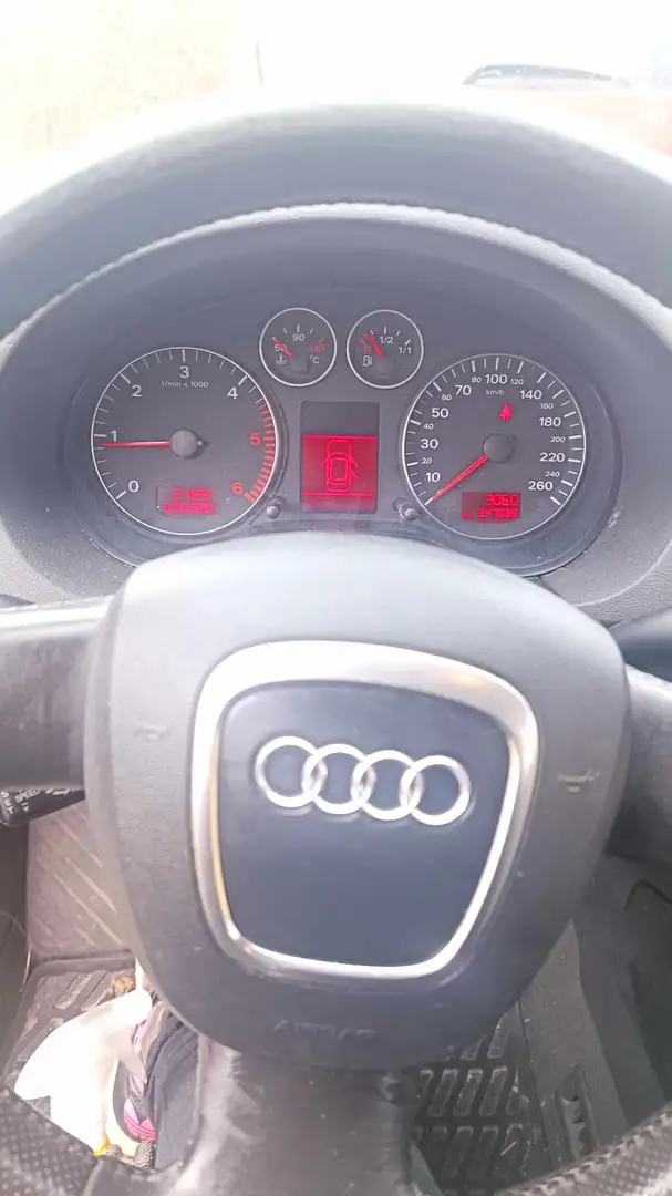 Audi A3 2.0 TDi 16v Ambition Zwart - 2