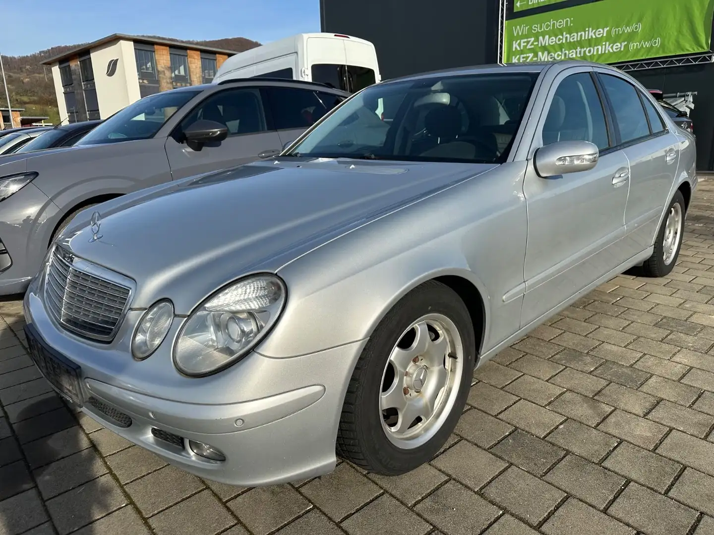 Mercedes-Benz E 220 E Limousine E 220 CDI Silber - 1