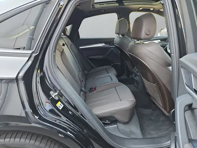 Audi Q5 view 12