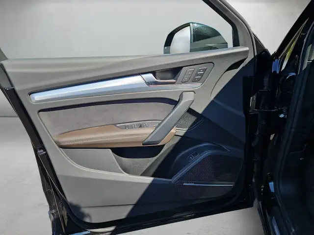 Audi Q5 view 6