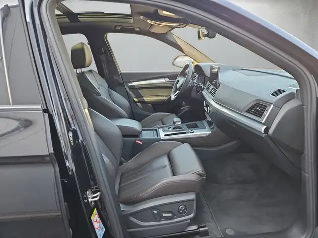 Audi Q5 view 13