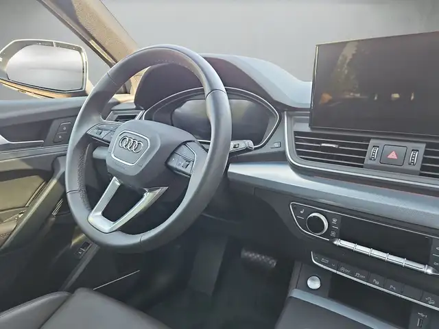 Audi Q5 view 7