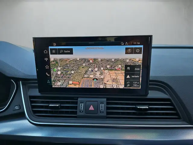 Audi Q5 view 10