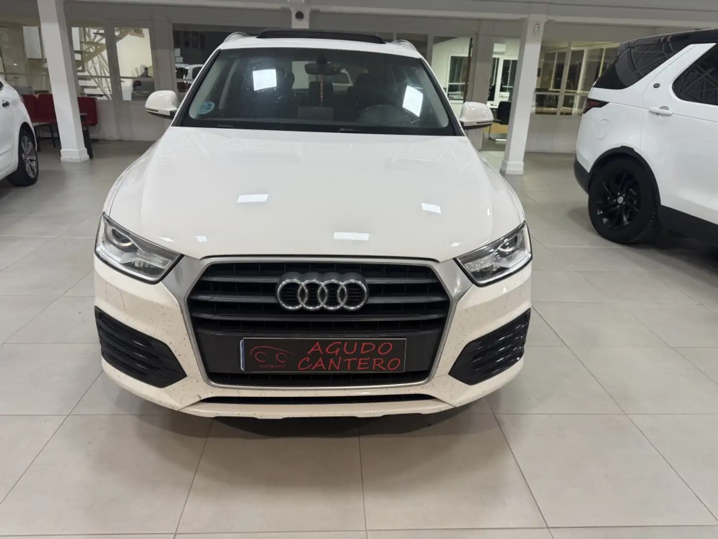 Audi Q3 2.0TDI 88kW(4.75) Weiß - 2