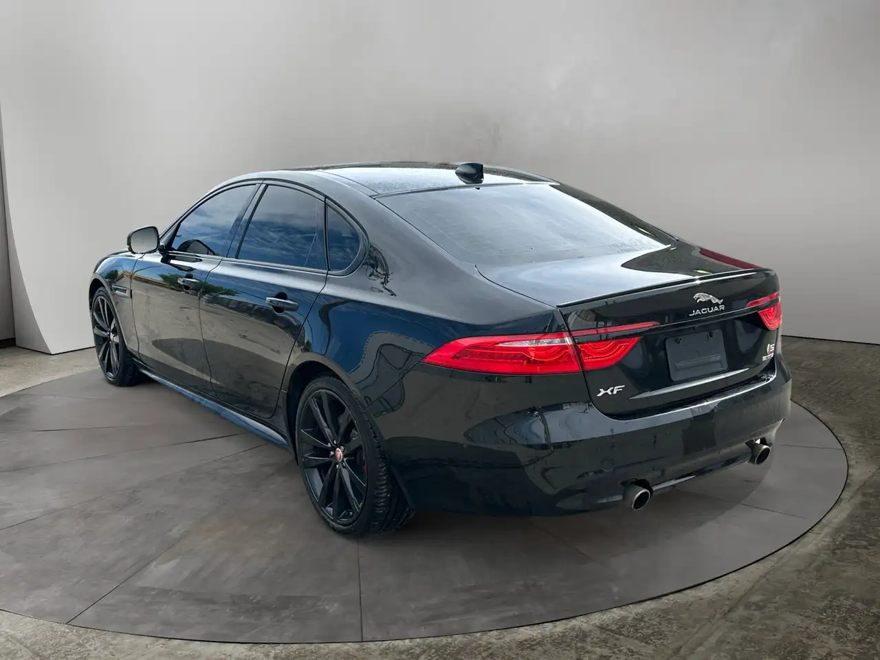 Jaguar XF снимка Jaguar XF
