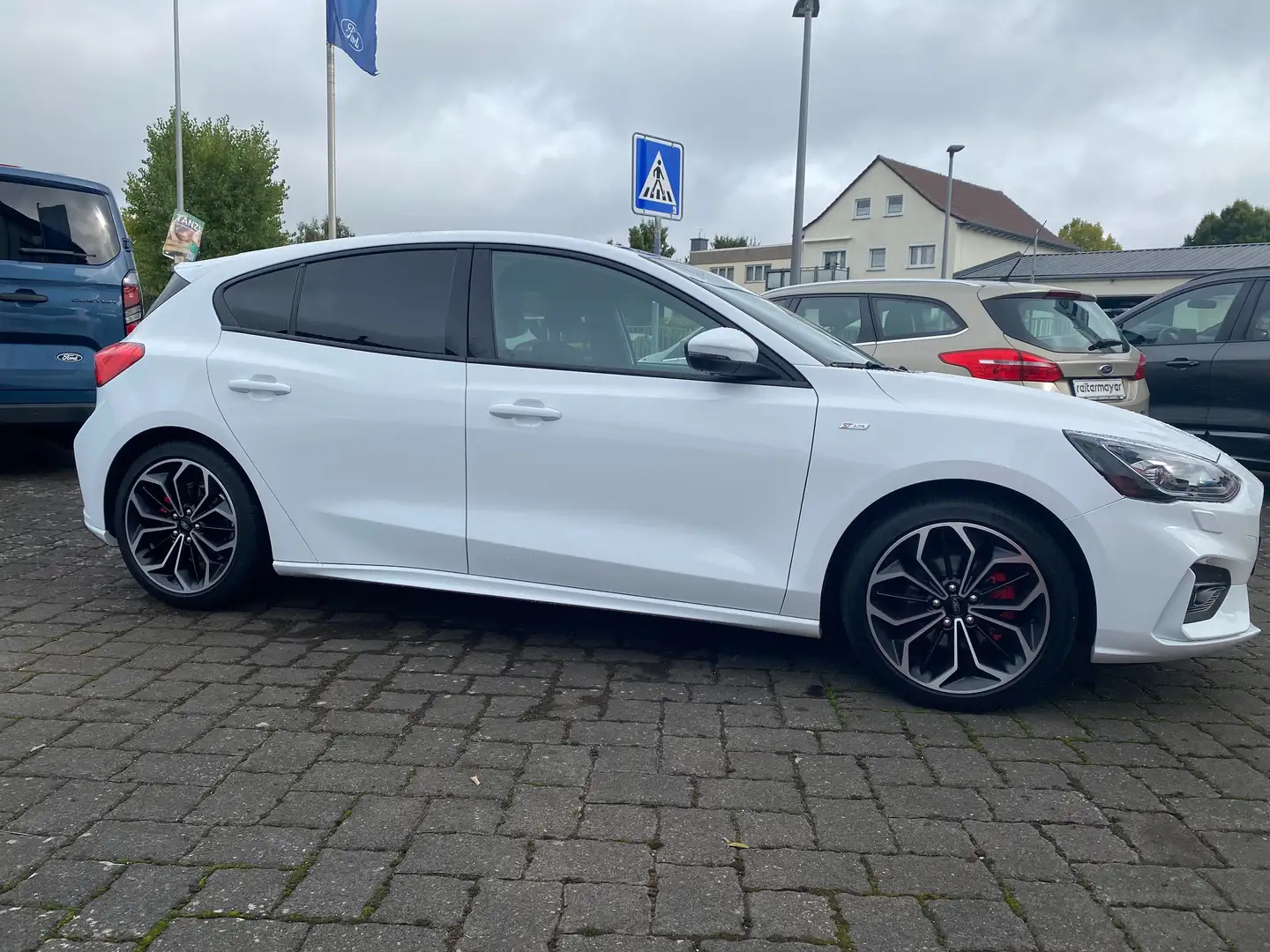 Ford Focus ST-Line Panodach, B&O, Topausstattung Blanc - 2