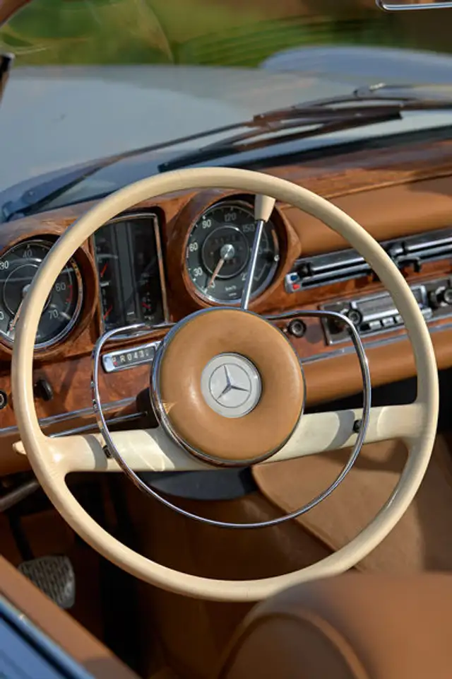Mercedes-Benz 220 SEB Cabriolet // seit 60 Jahren in einer Familie!, foto 10