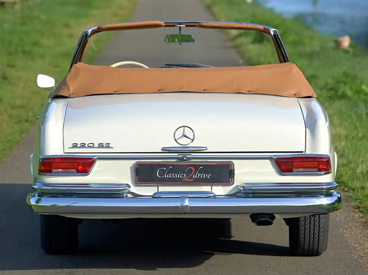 Mercedes-Benz 220 SEB Cabriolet // seit 60 Jahren in einer Familie!, foto 8