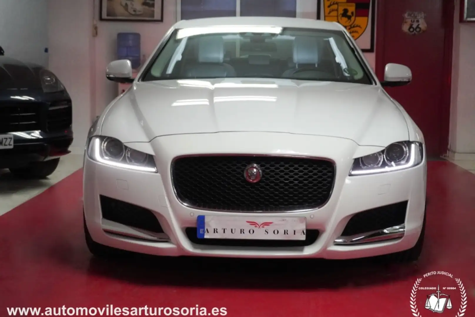 Jaguar XF 2.0i4D Prestige Aut. 180 Weiß - 2