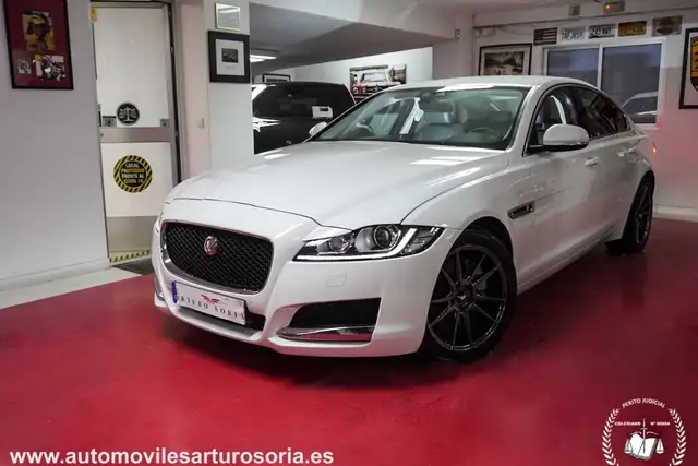 Jaguar XF 2.0i4D Prestige Aut. 180