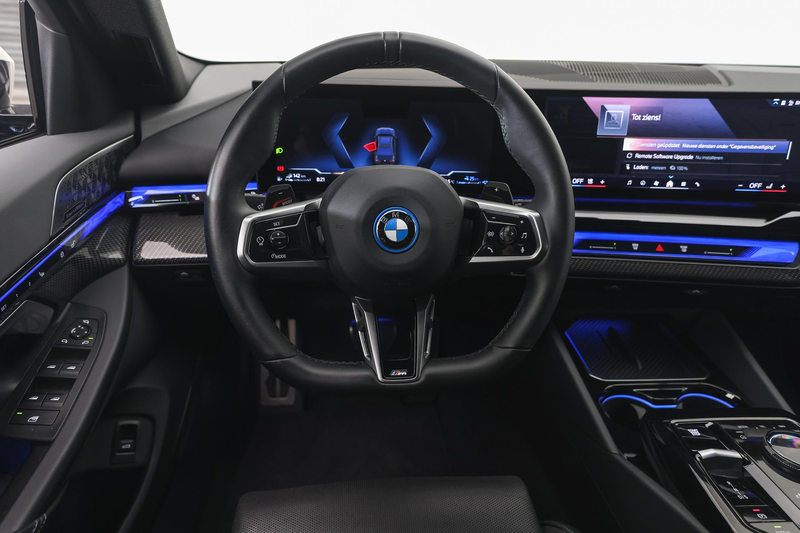BMW 550 5 Serie 550e xDrive M Sport Automaat / Trekhaak / — photo 3