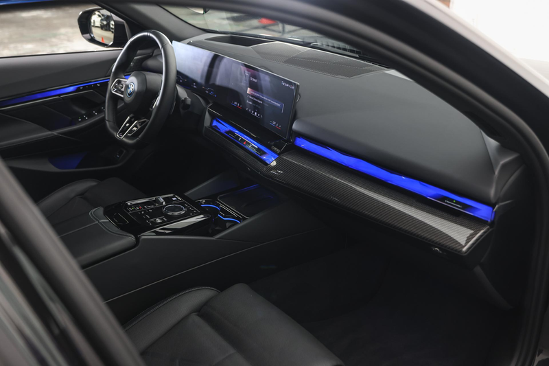 BMW 550 5 Serie 550e xDrive M Sport Automaat / Trekhaak / — photo 9